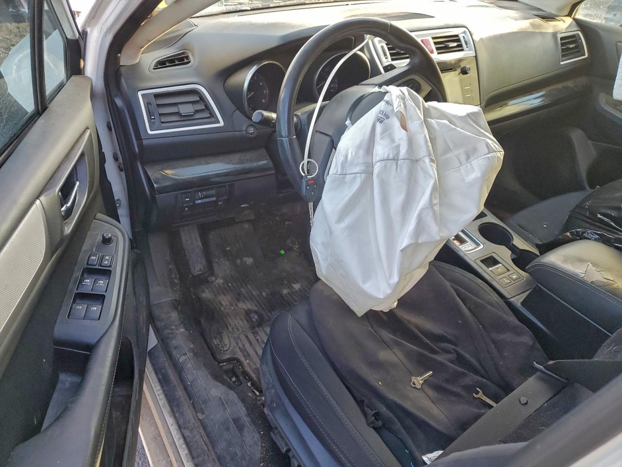2017 SUBARU Legacy
