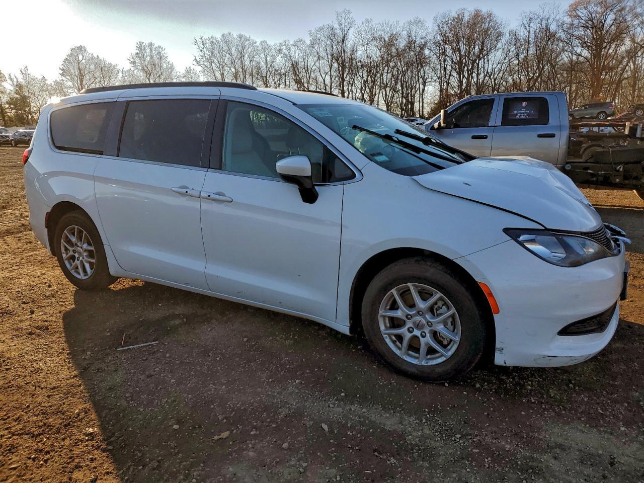 2021 CHRYSLER Voyager