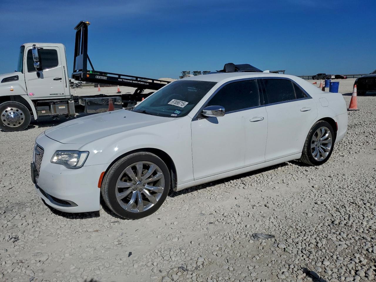 2019 CHRYSLER 300