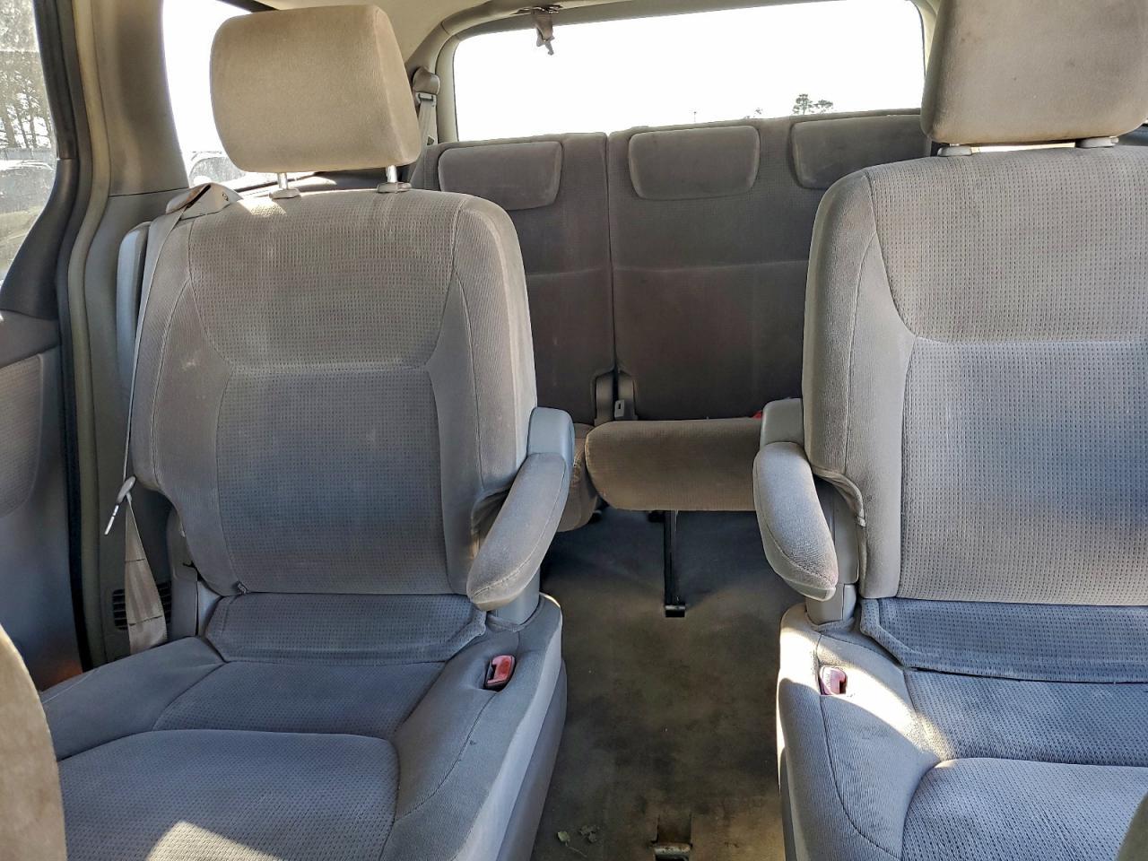 2004 TOYOTA SIENNA