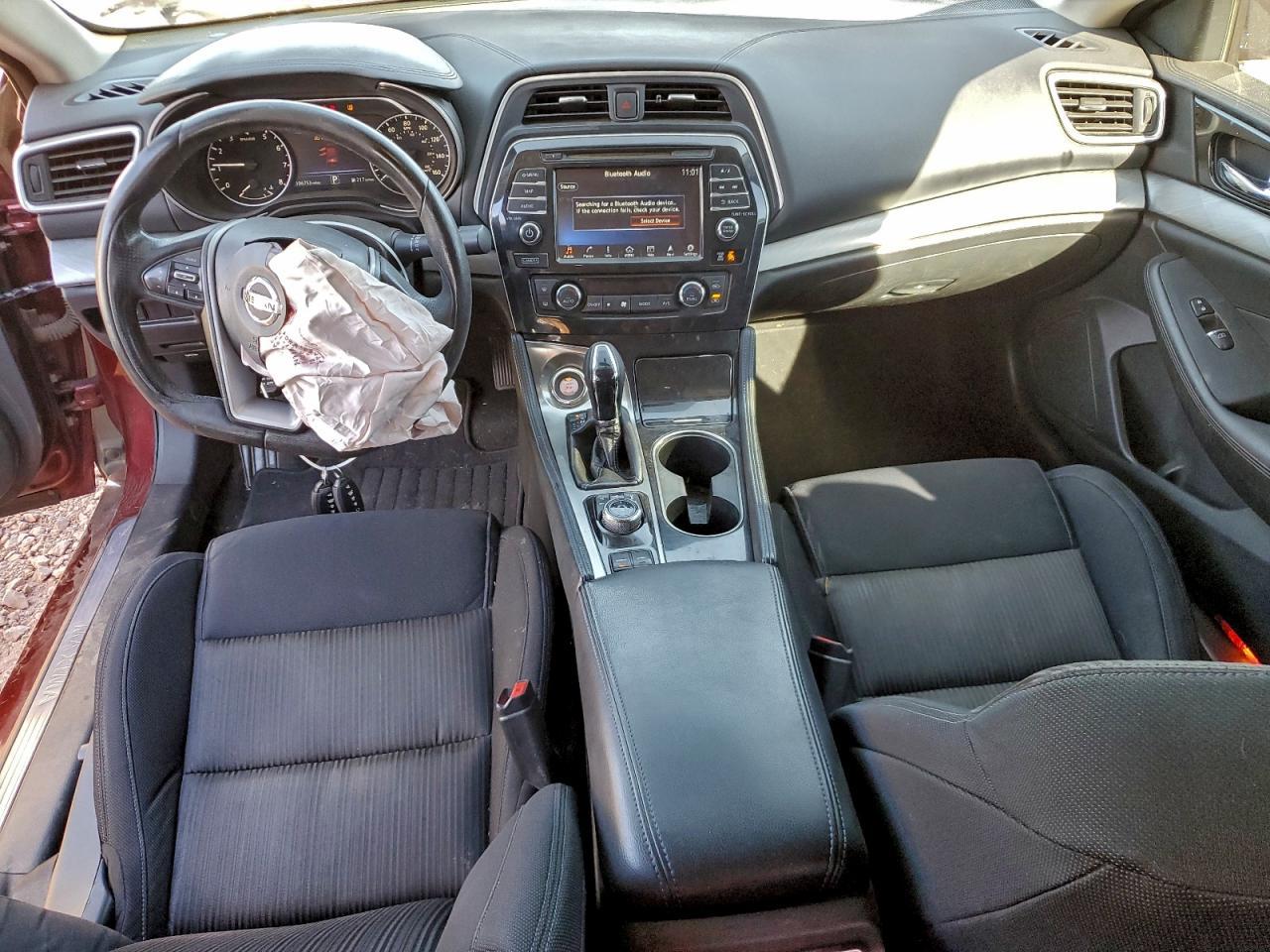 2017 NISSAN Maxima