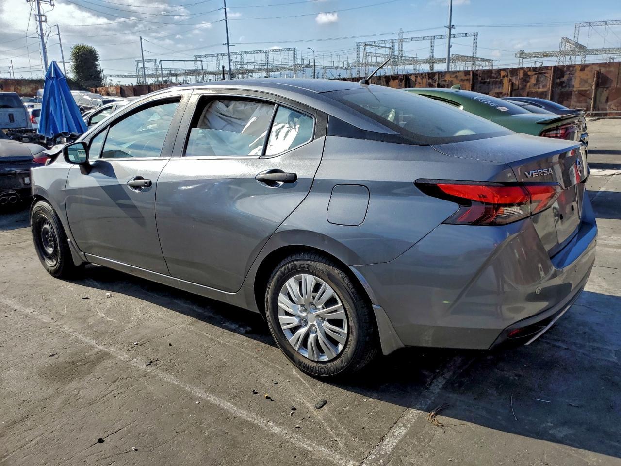 2020 NISSAN VERSA