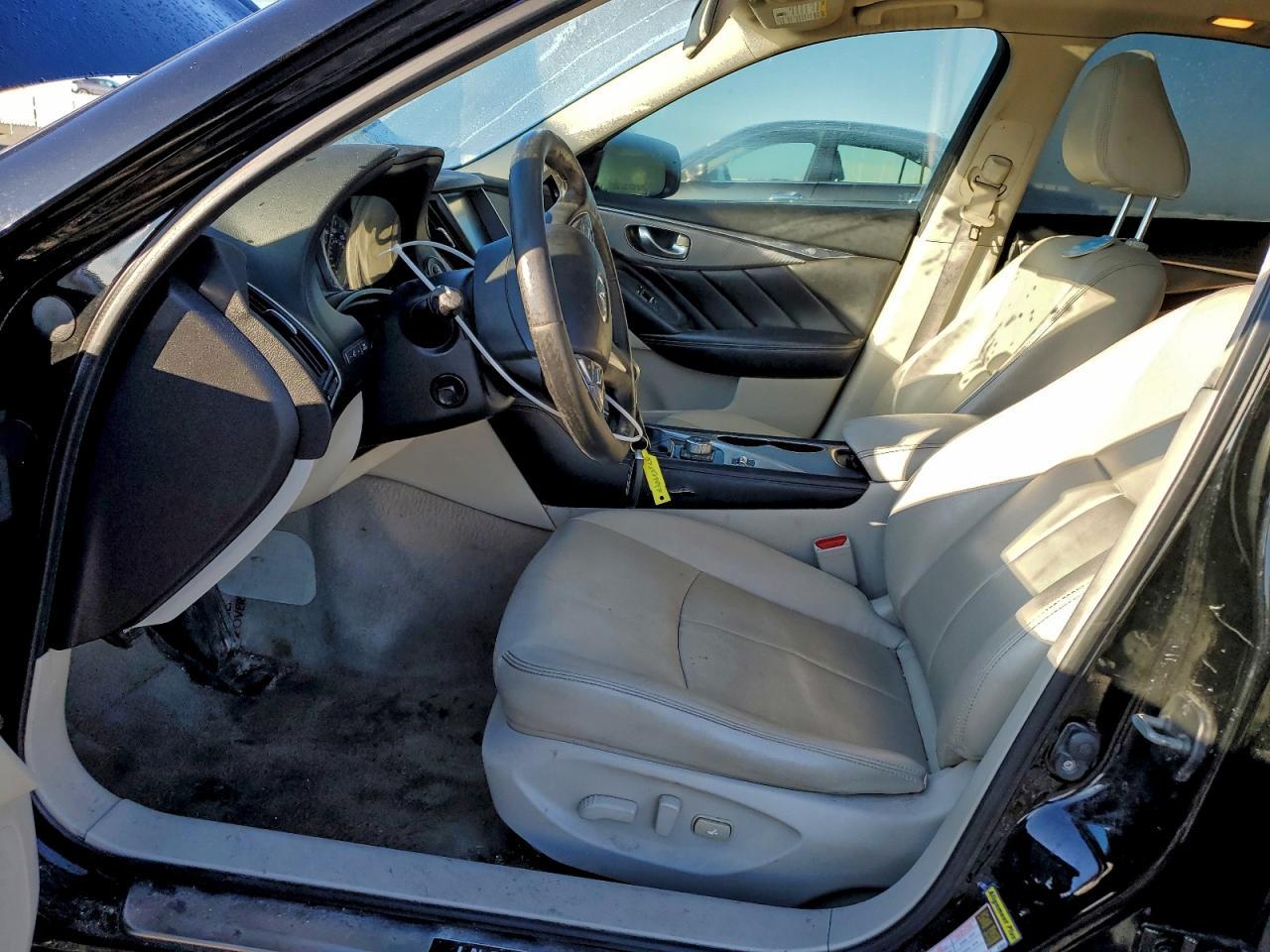 2016 INFINITI Q50