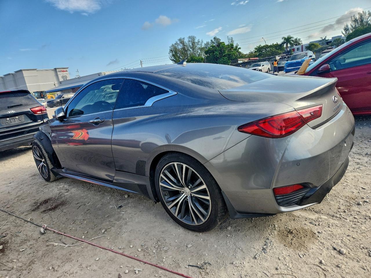 2017 INFINITI Q60