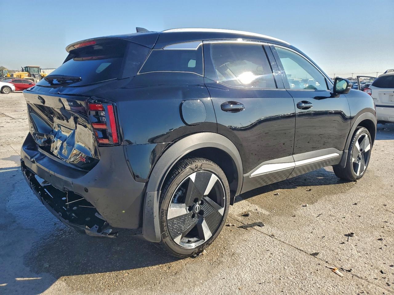 2025 NISSAN KICKS
