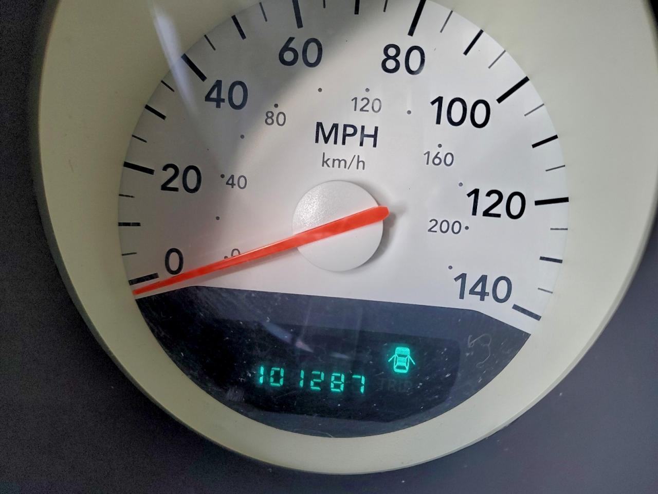2005 DODGE MAGNUM