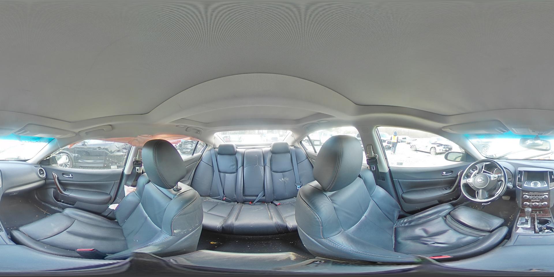 2010 NISSAN Maxima