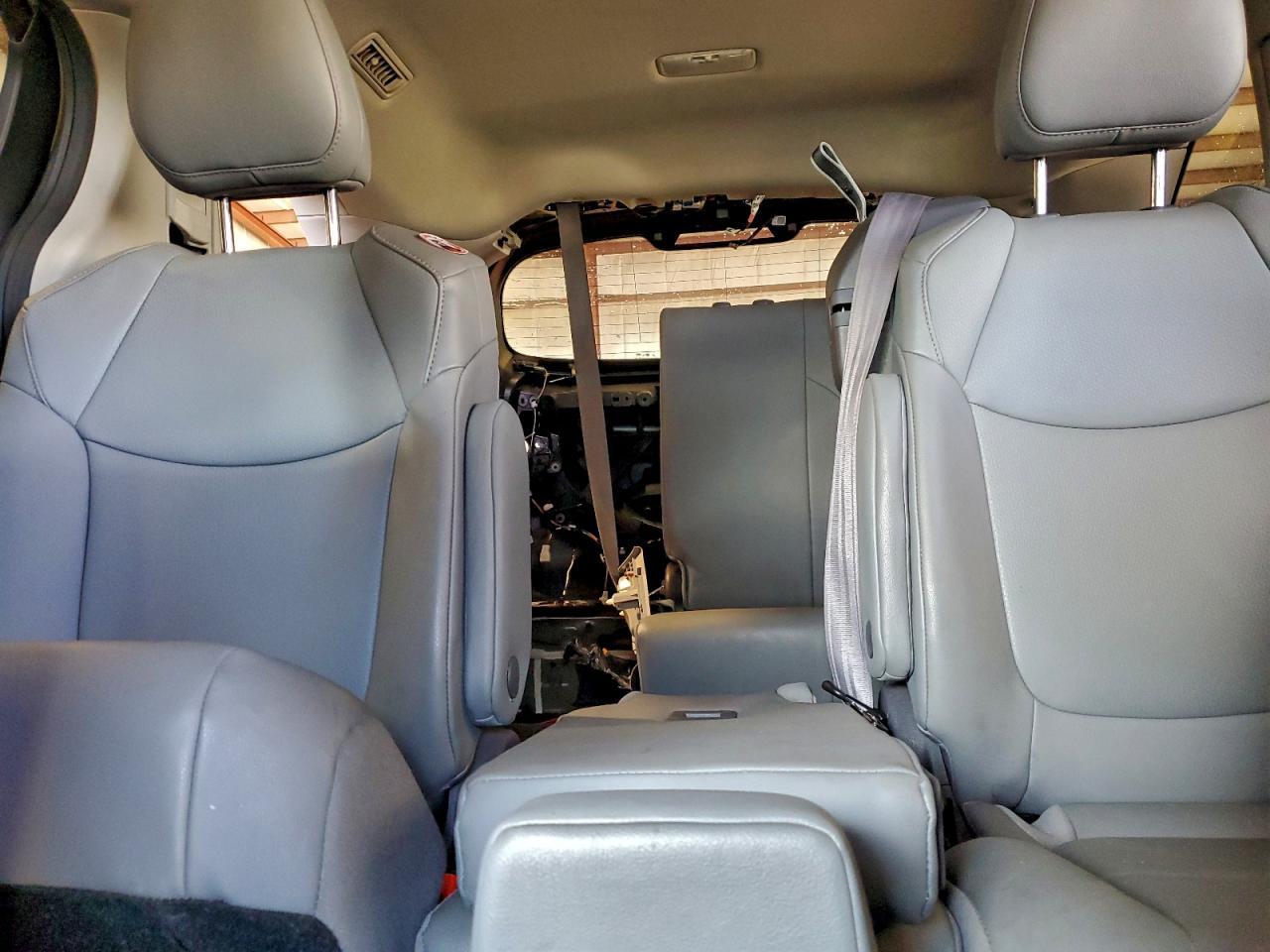 2021 TOYOTA SIENNA