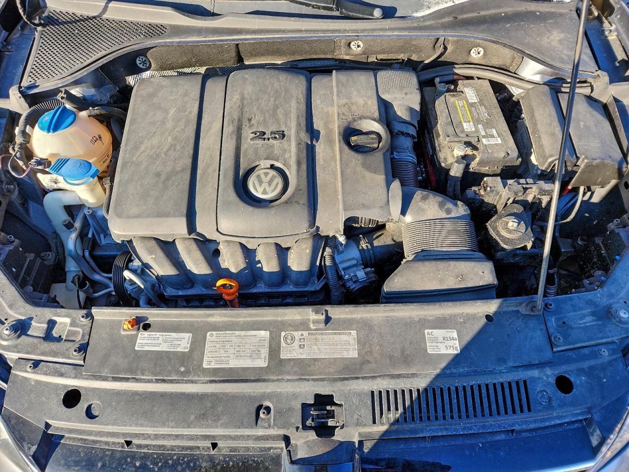 2012 VOLKSWAGEN Passat