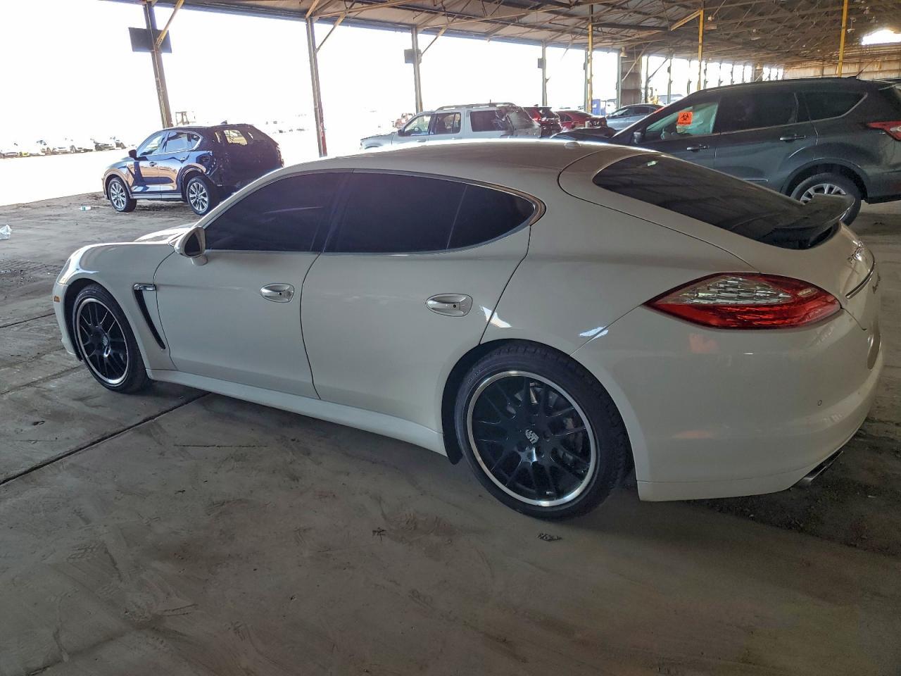 2011 PORSCHE Panamera