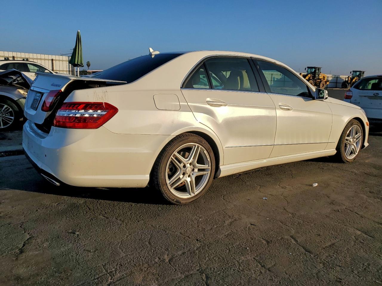 2013 MERCEDES-BENZ E-Class