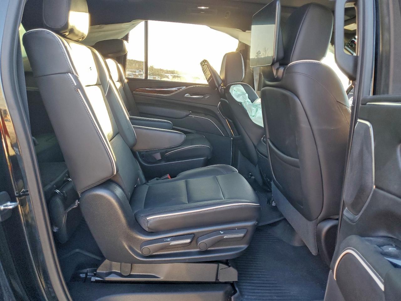 2021 CADILLAC Escalade ESV