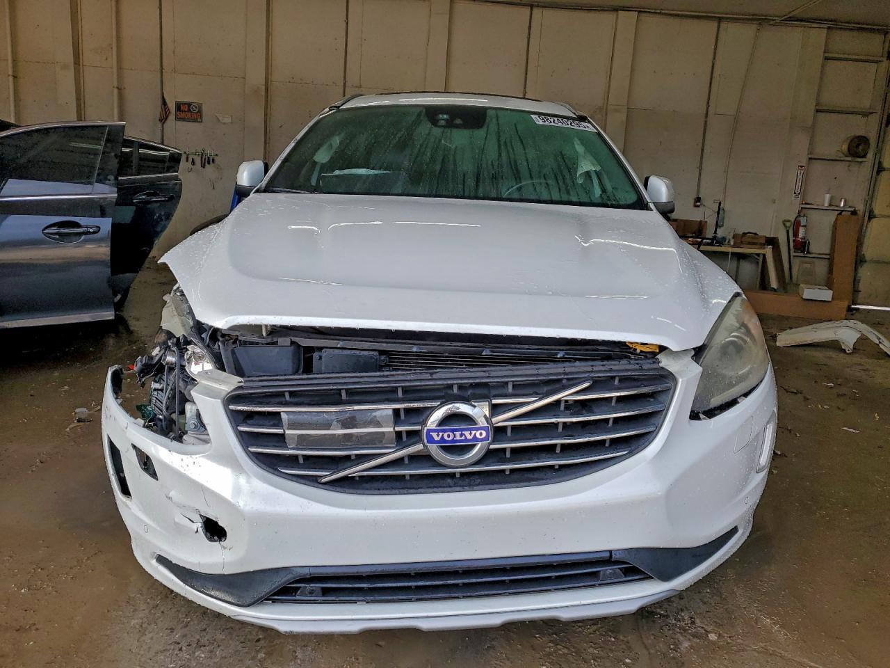 2016 VOLVO XC60