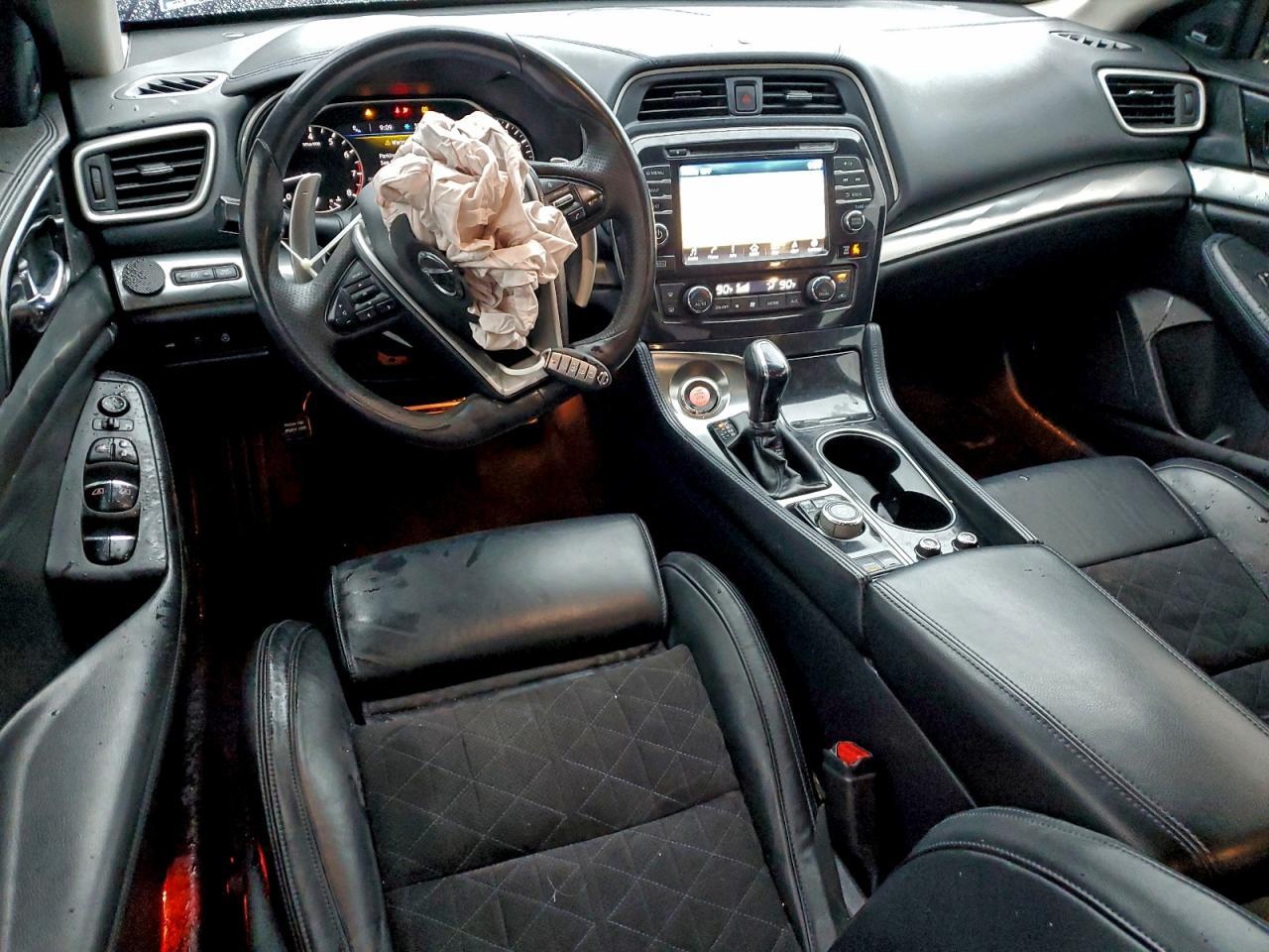 2017 NISSAN Maxima