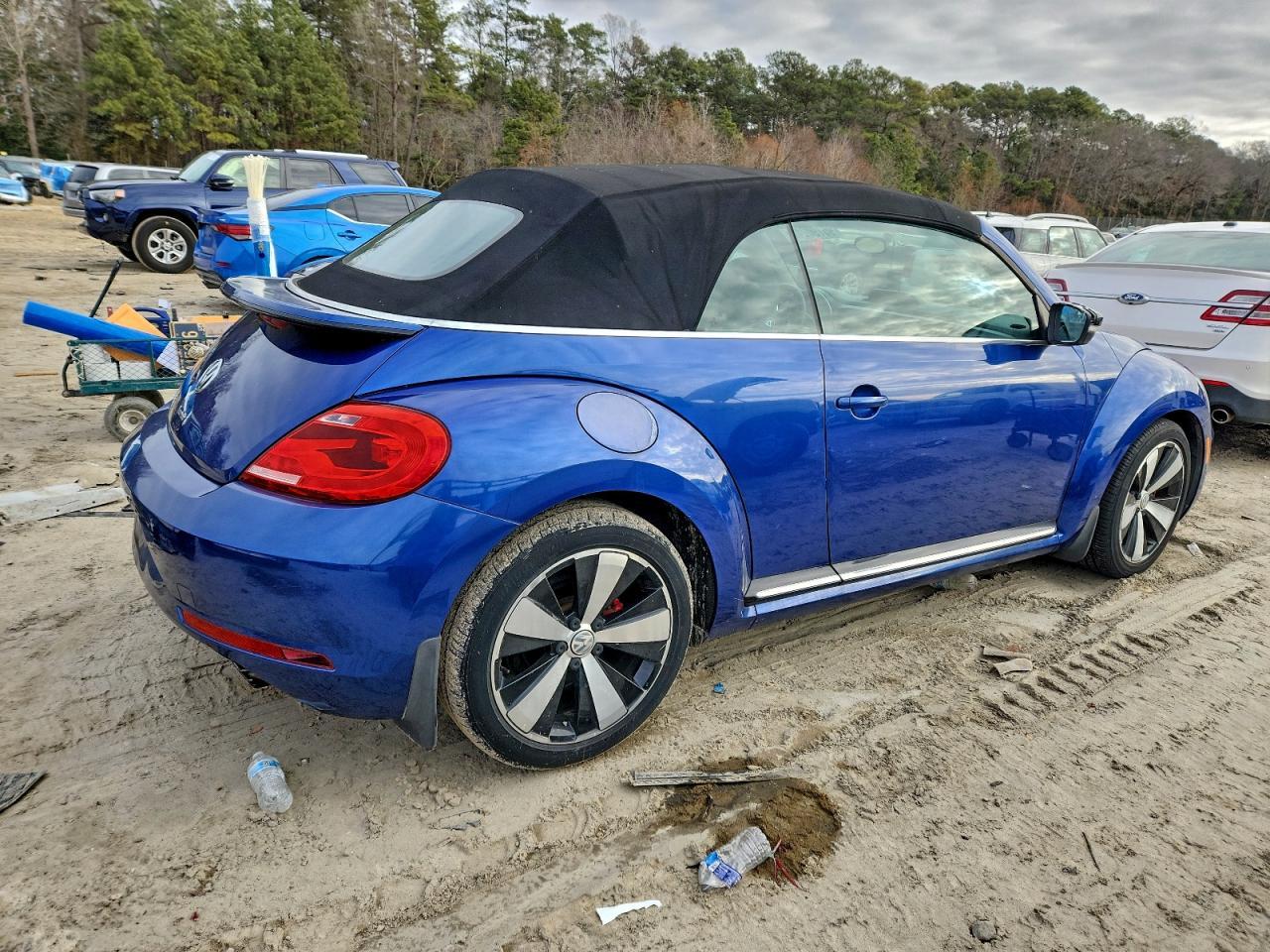 2013 VOLKSWAGEN Beetle