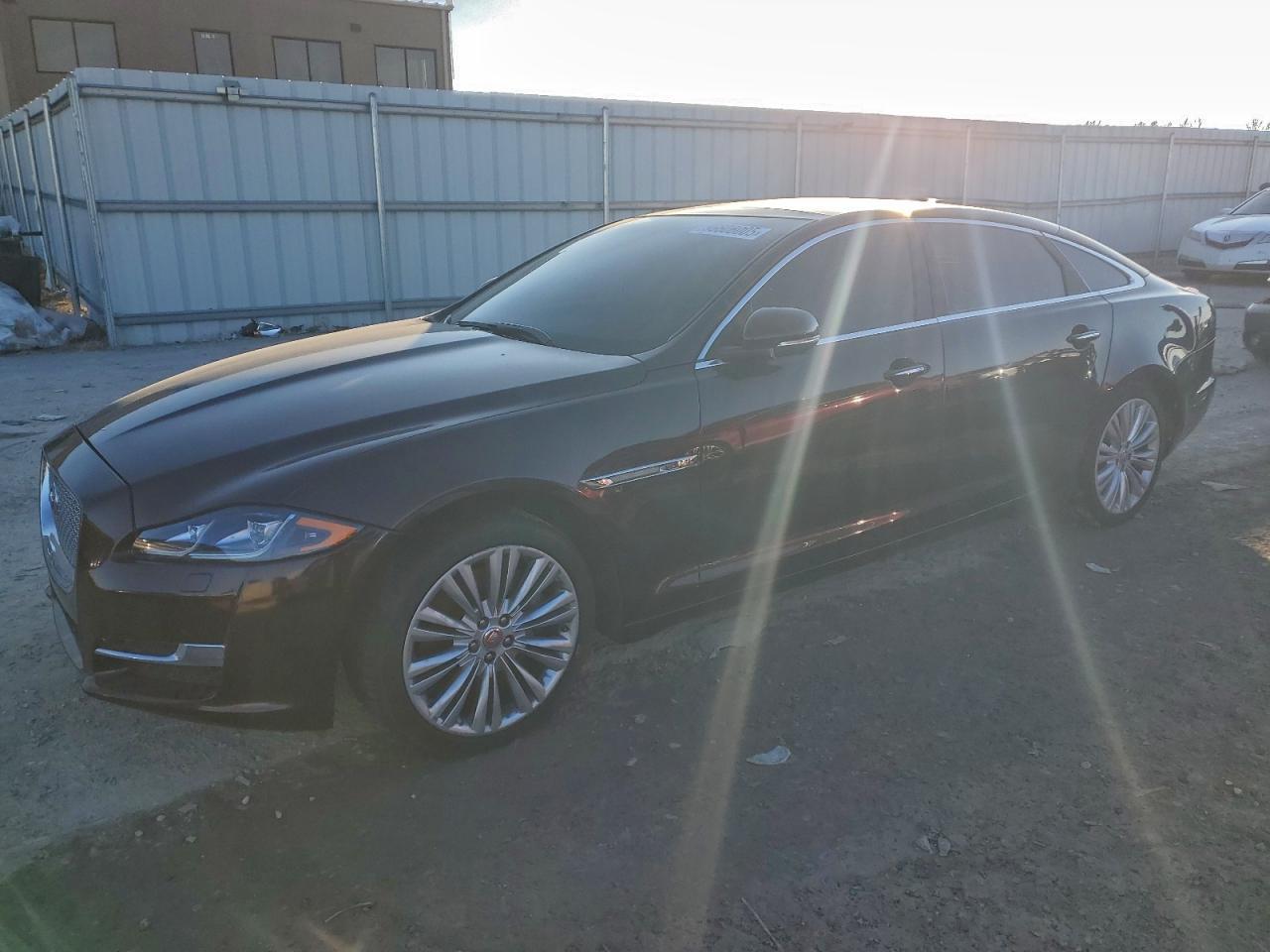 2016 JAGUAR Xj-Series