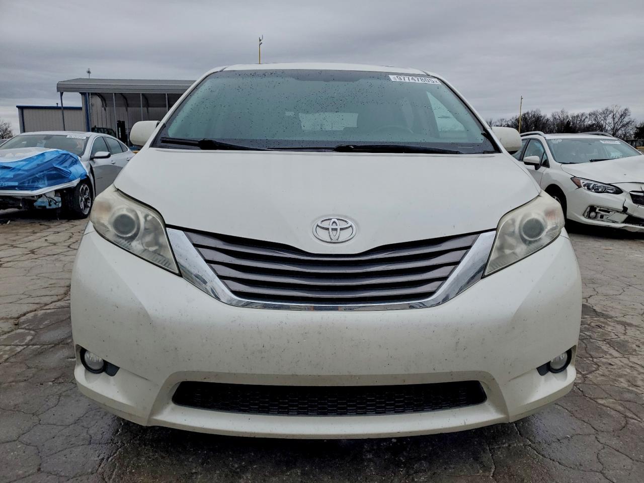 2016 TOYOTA SIENNA