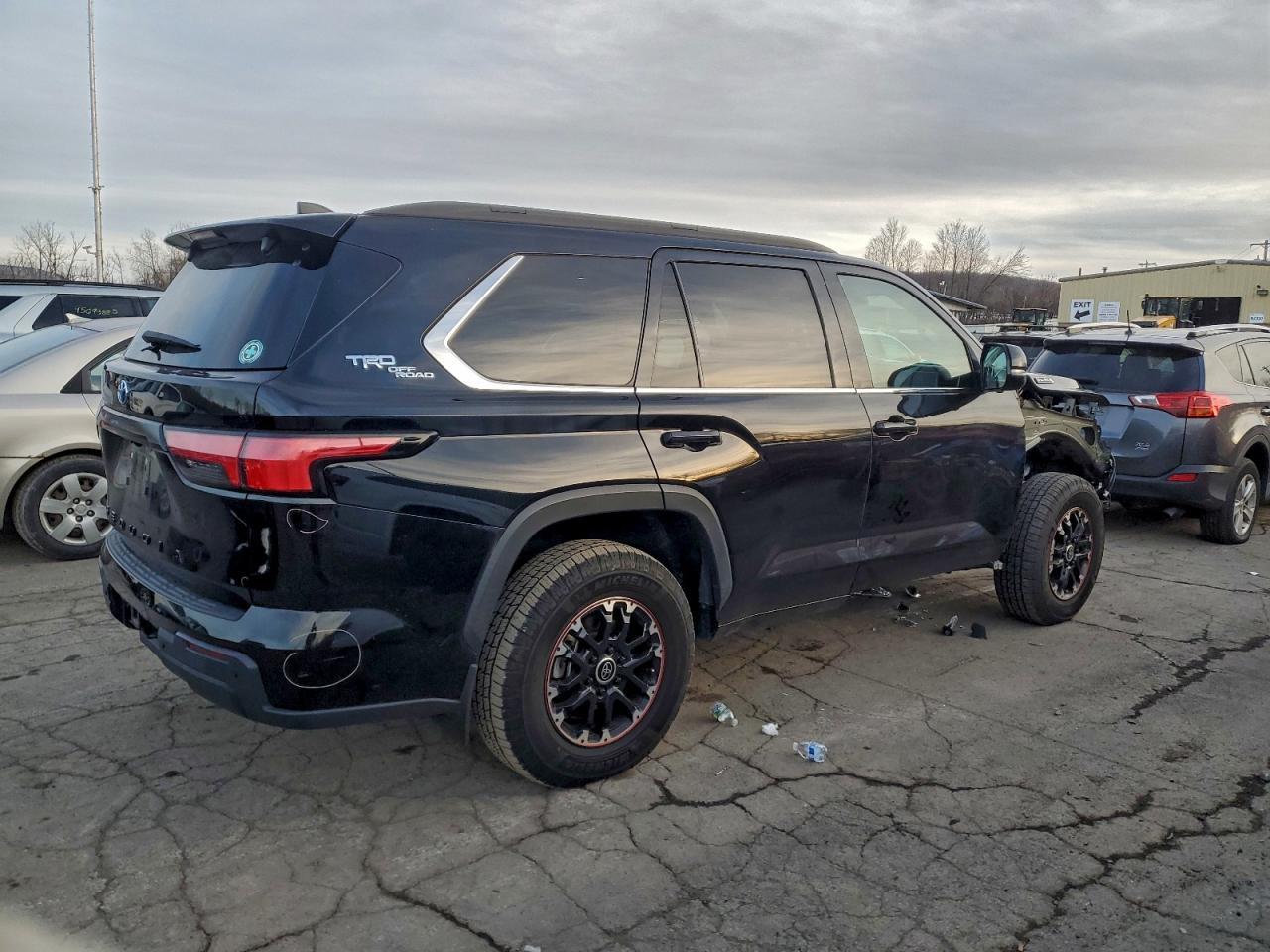 2024 TOYOTA Sequoia