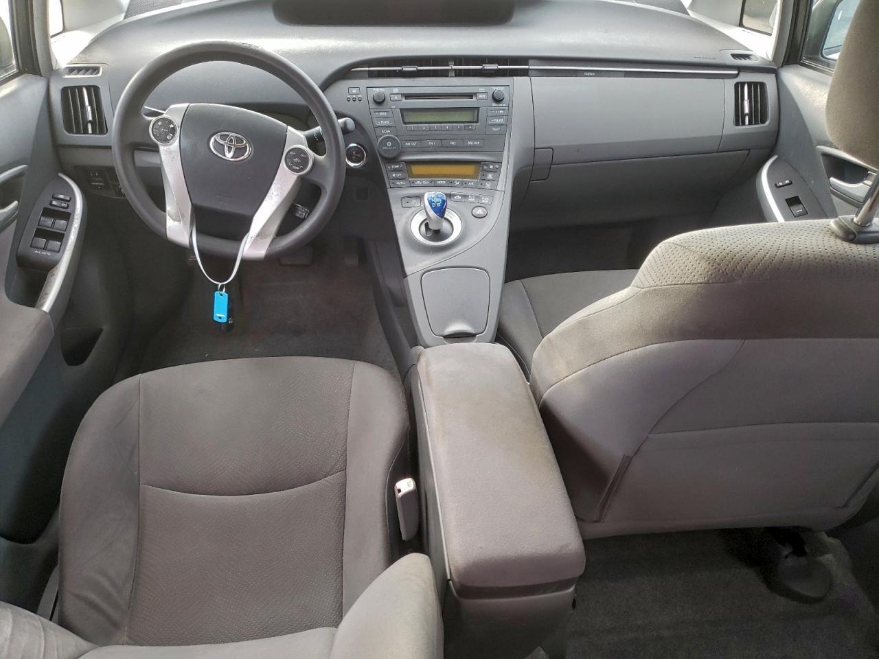 2011 TOYOTA PRIUS