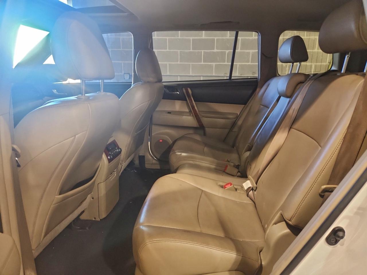 2013 TOYOTA HIGHLANDER