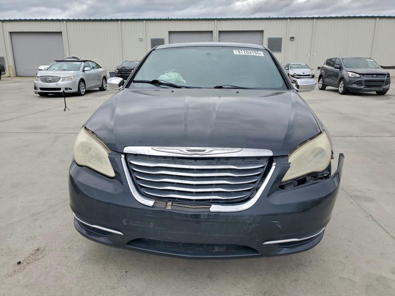 2011 CHRYSLER 200