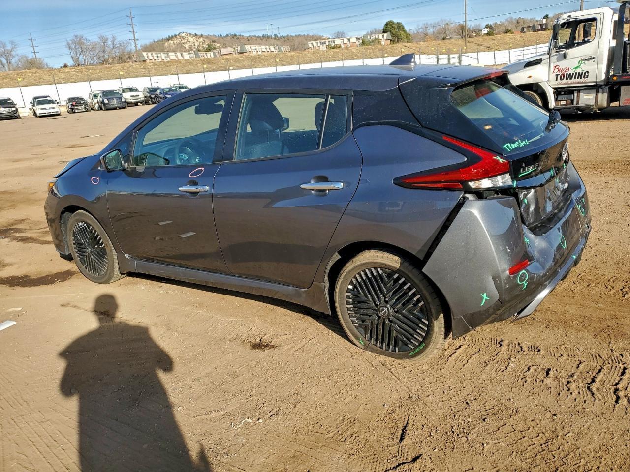 2025 NISSAN LEAF