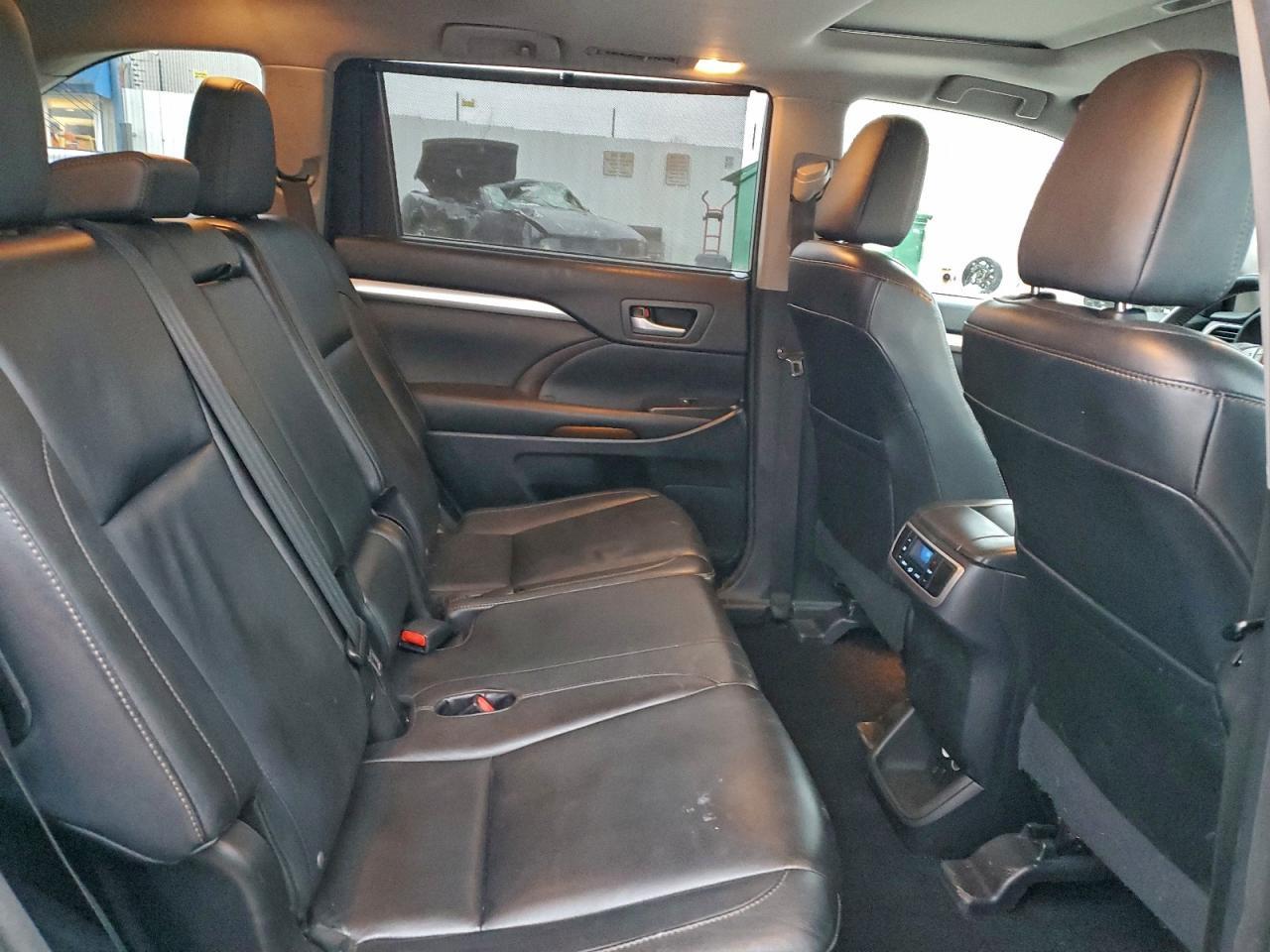 2015 TOYOTA HIGHLANDER