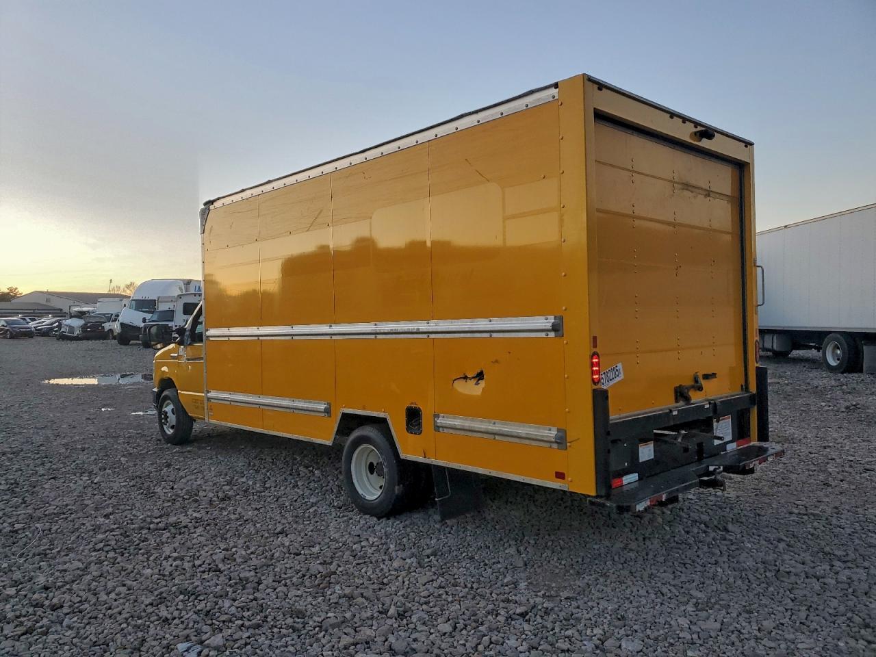 2022 FORD Econoline E350