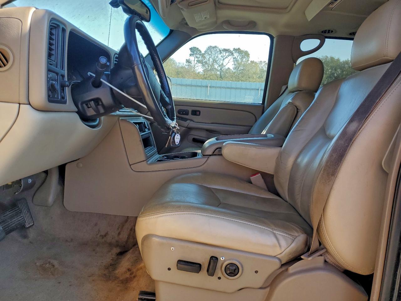 2004 CHEVROLET Tahoe