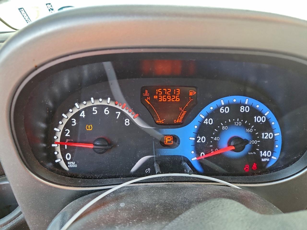 2011 NISSAN CUBE