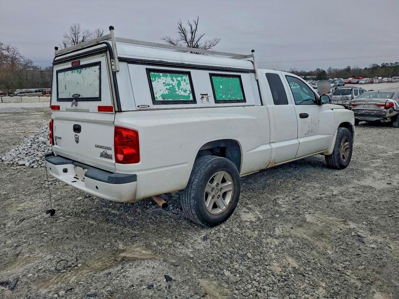 2011 DODGE Dakota