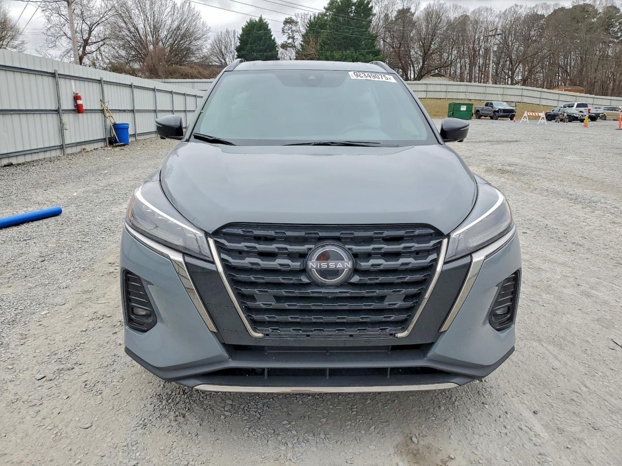 2022 NISSAN KICKS