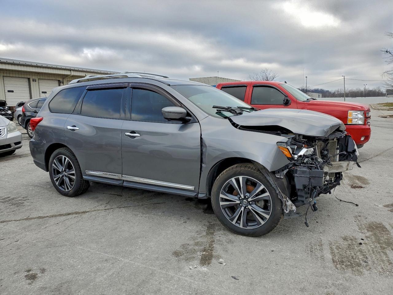 2017 NISSAN PATHFINDER