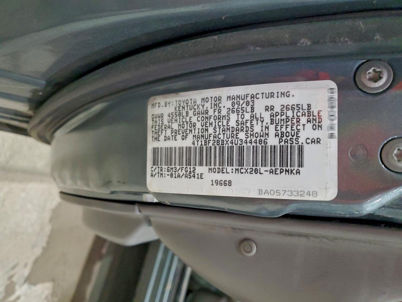 2004 TOYOTA Avalon