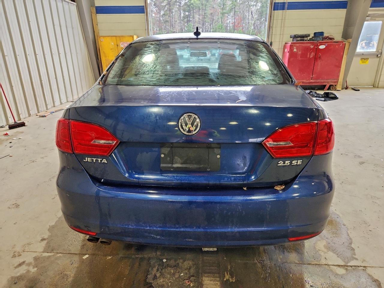 2011 VOLKSWAGEN JETTA