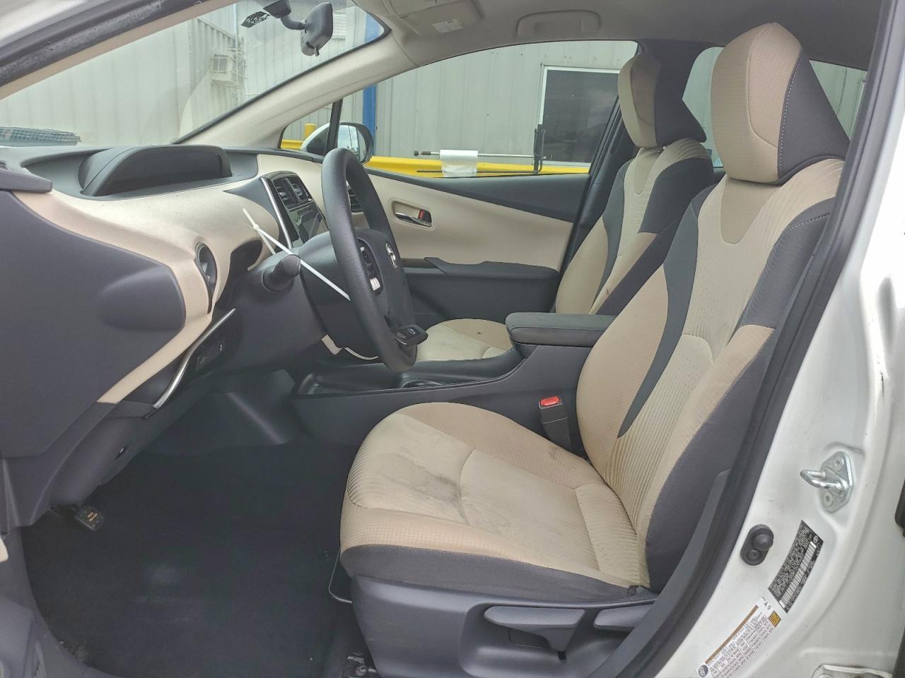 2016 TOYOTA PRIUS