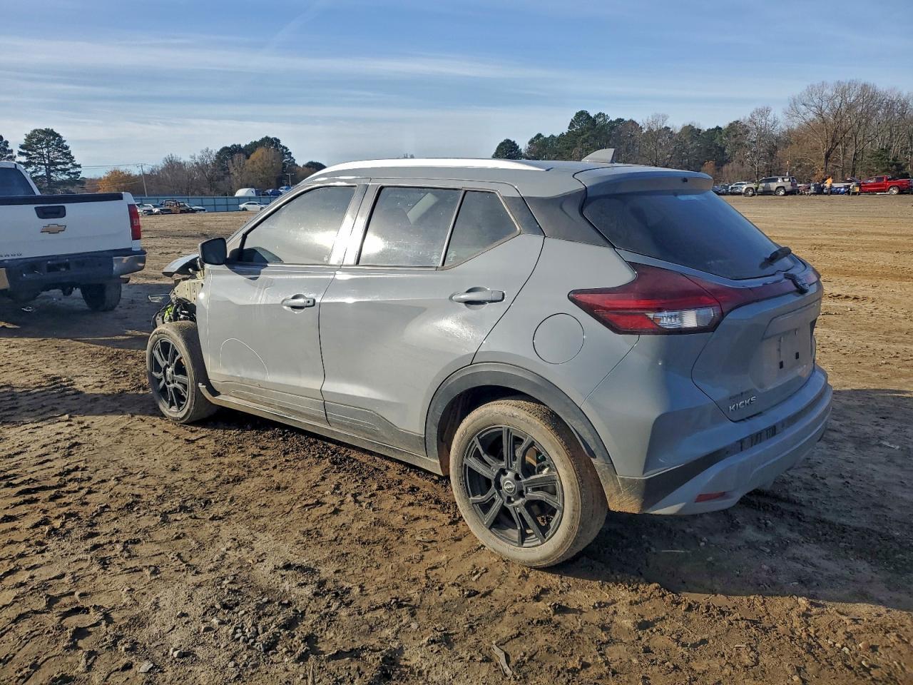 2022 NISSAN KICKS