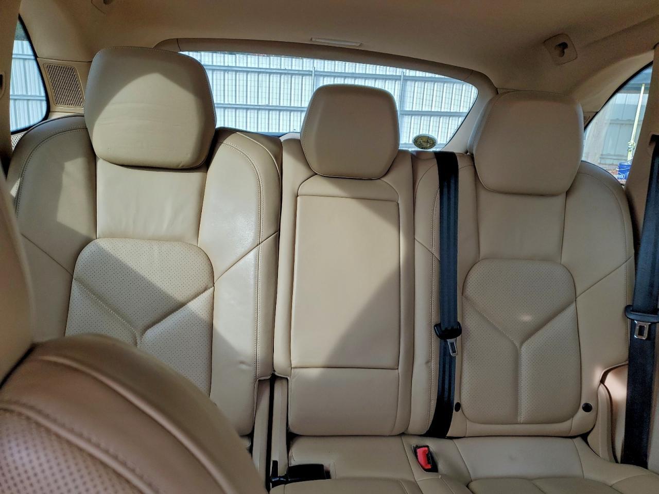 2012 PORSCHE CAYENNE