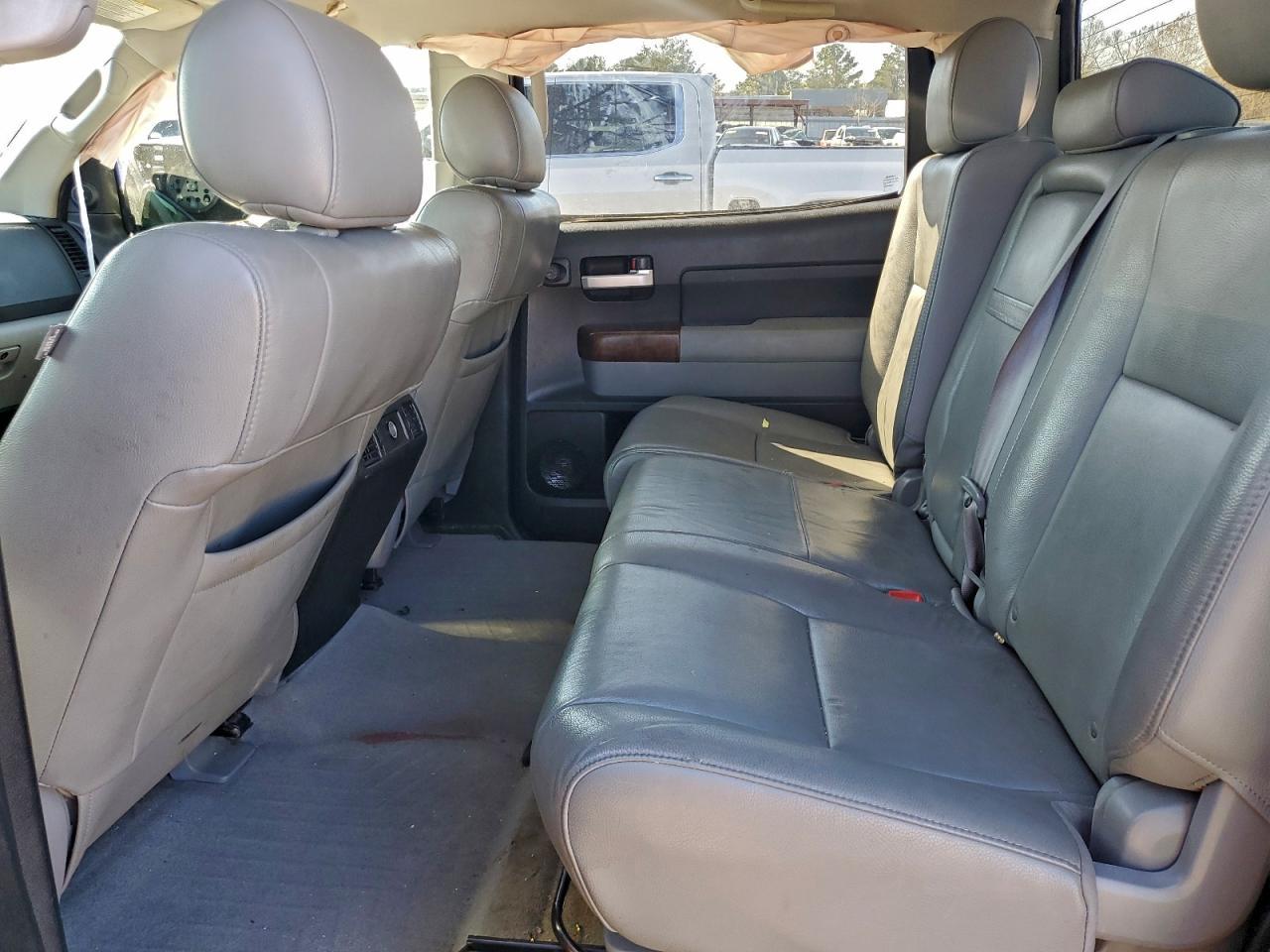 2011 TOYOTA TUNDRA