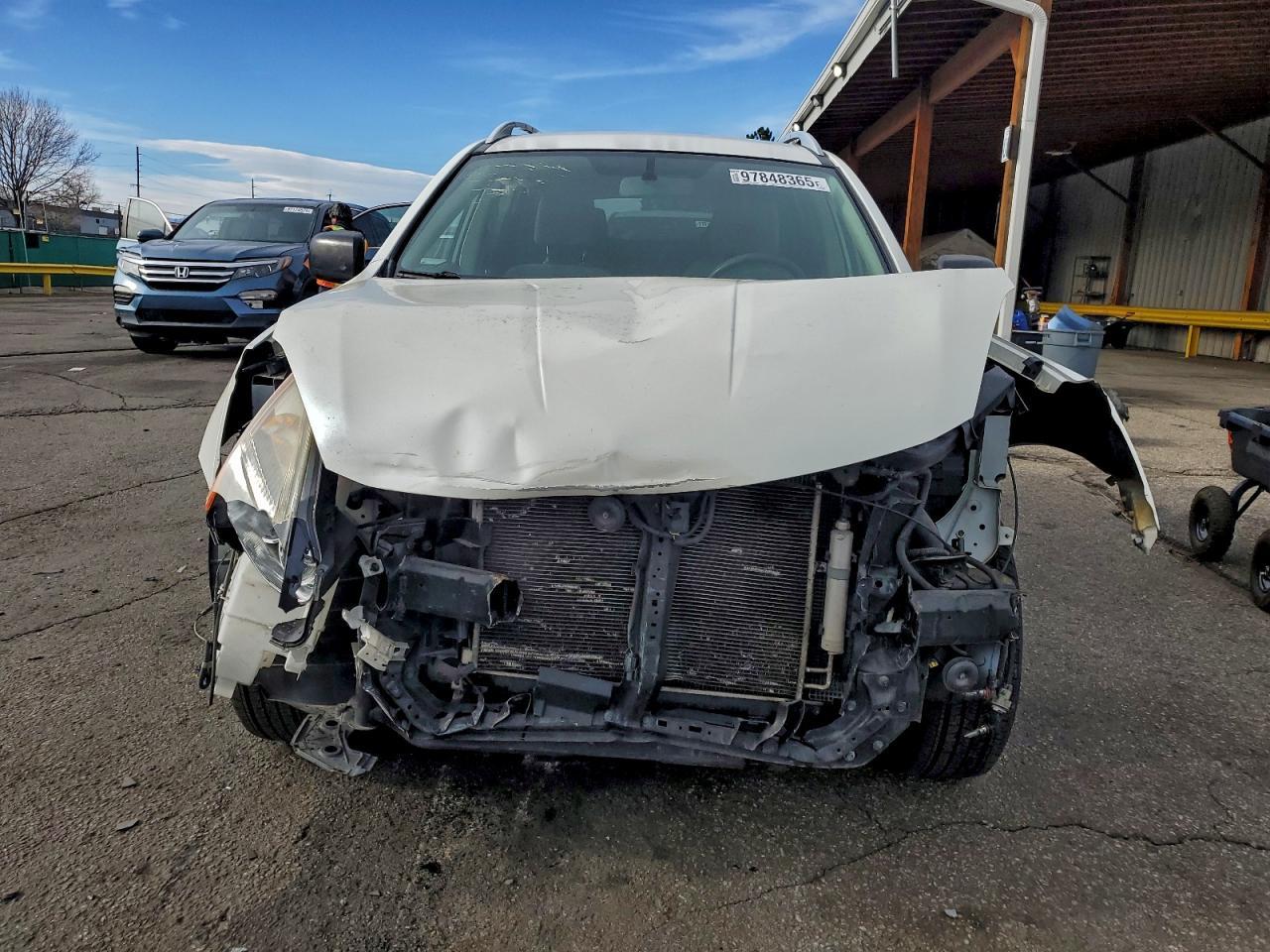 2015 NISSAN ROGUE