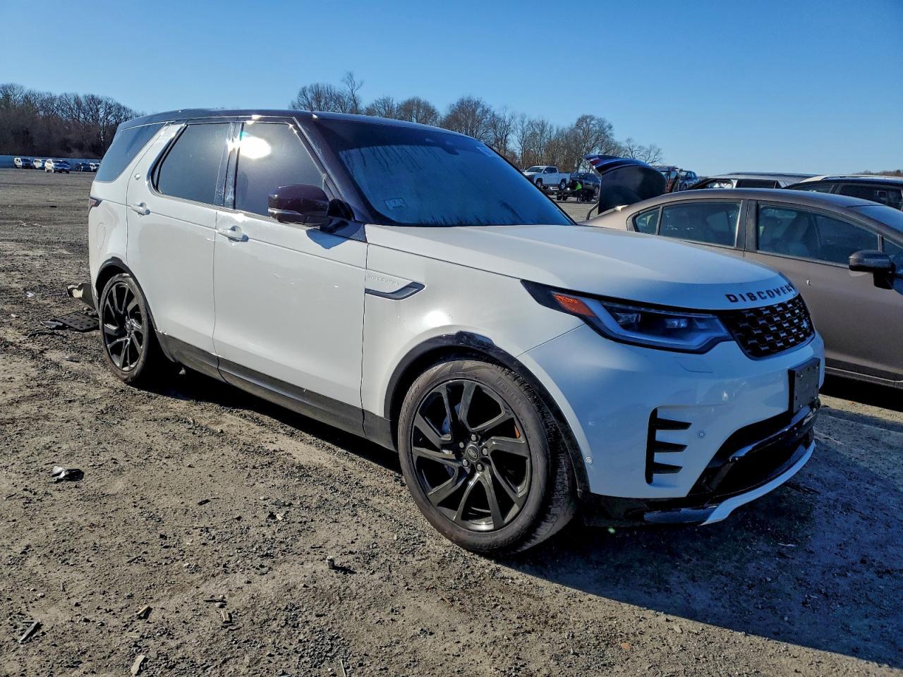2024 LAND ROVER Discovery
