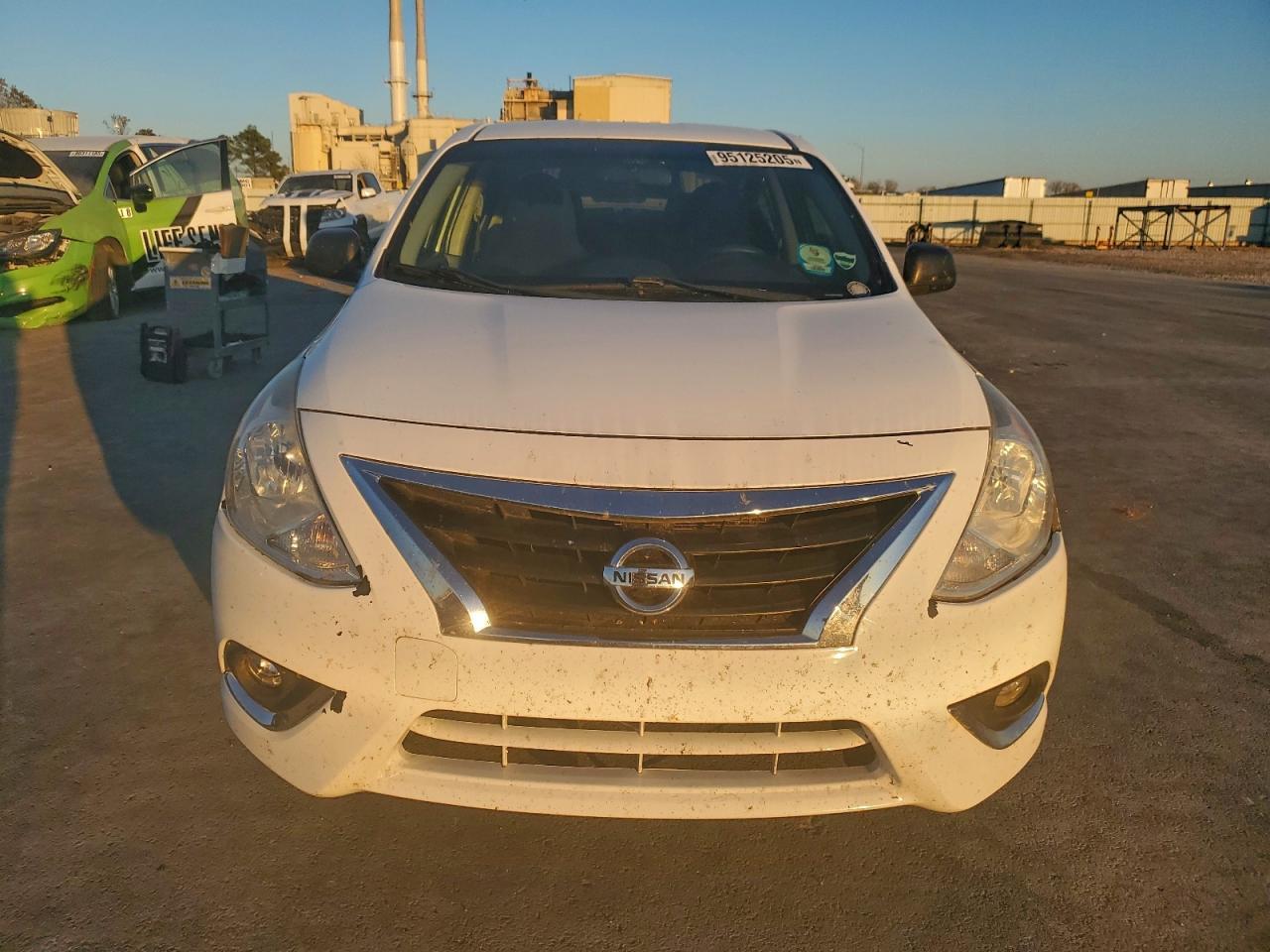 2015 NISSAN VERSA