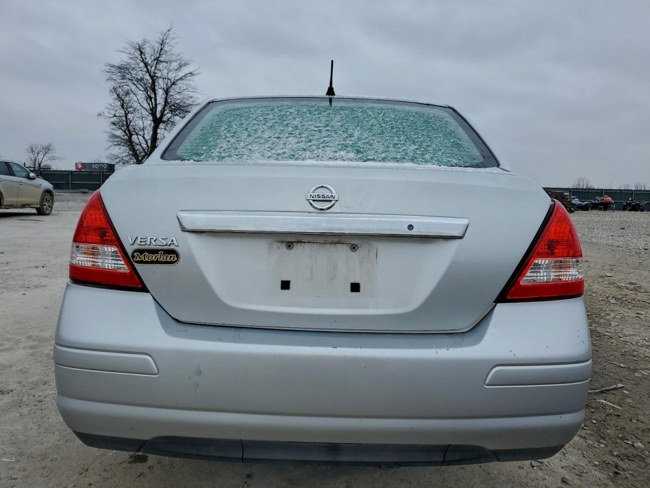 2011 NISSAN VERSA