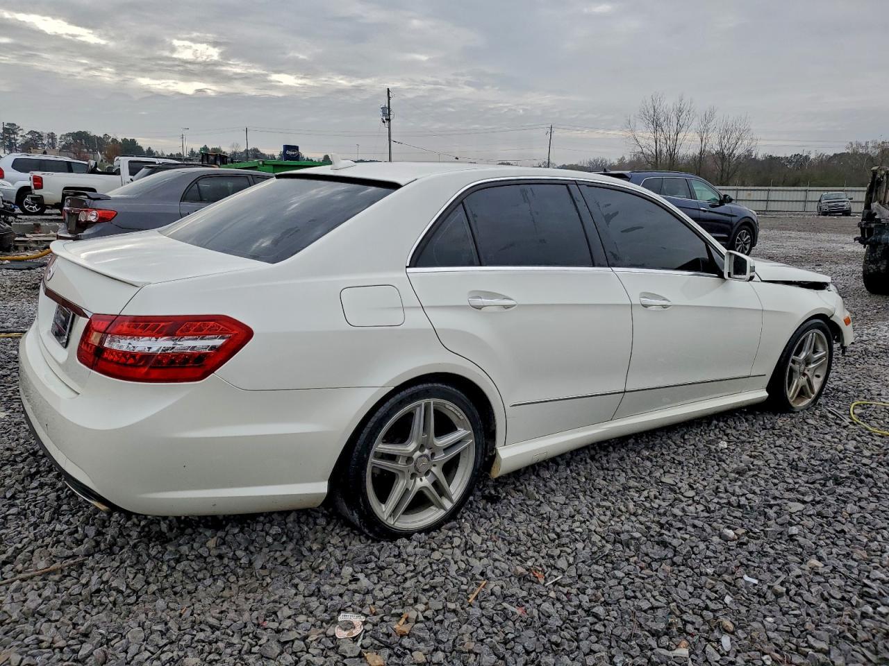 2011 MERCEDES-BENZ E-Class