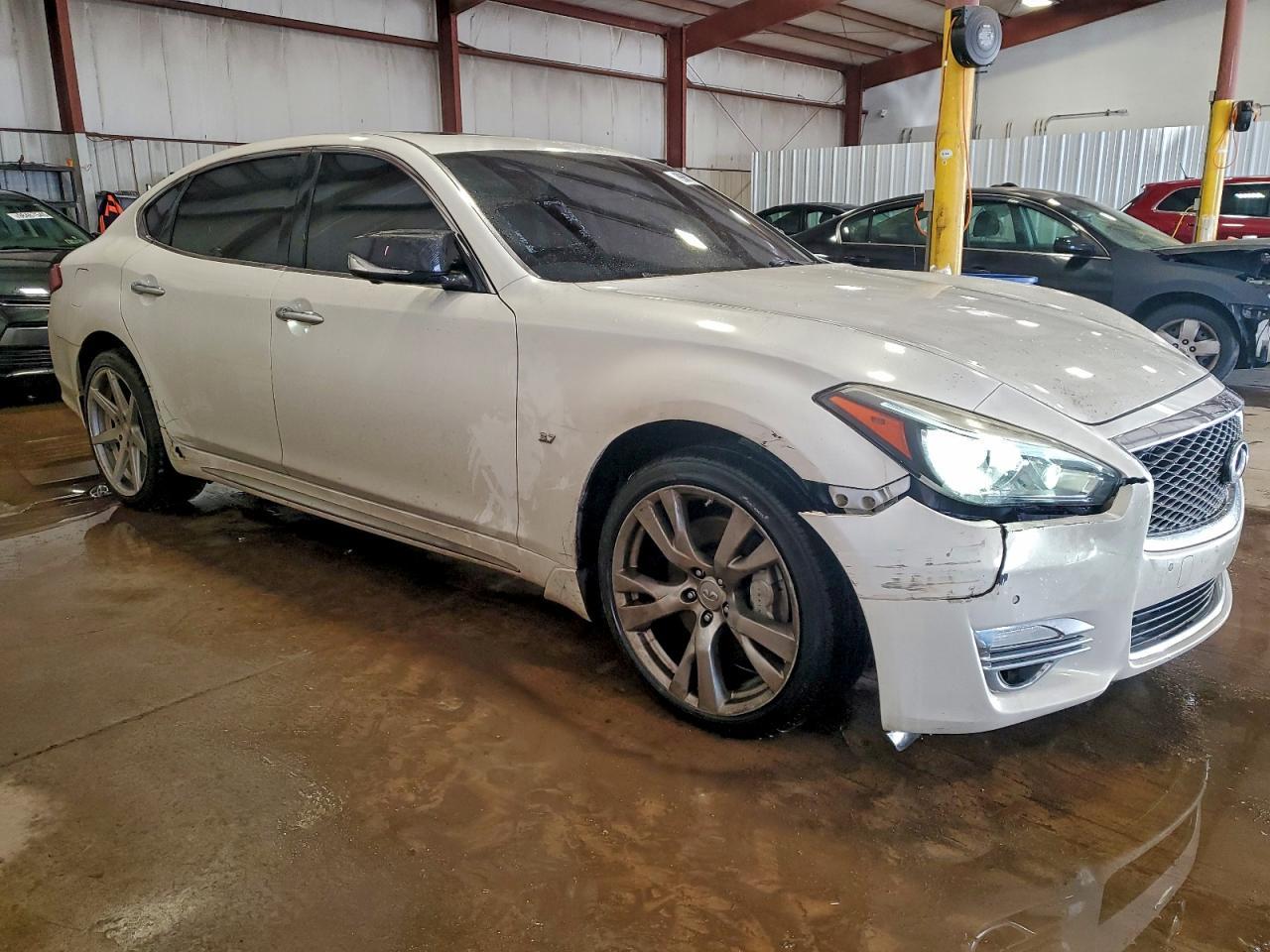 2015 INFINITI Q70