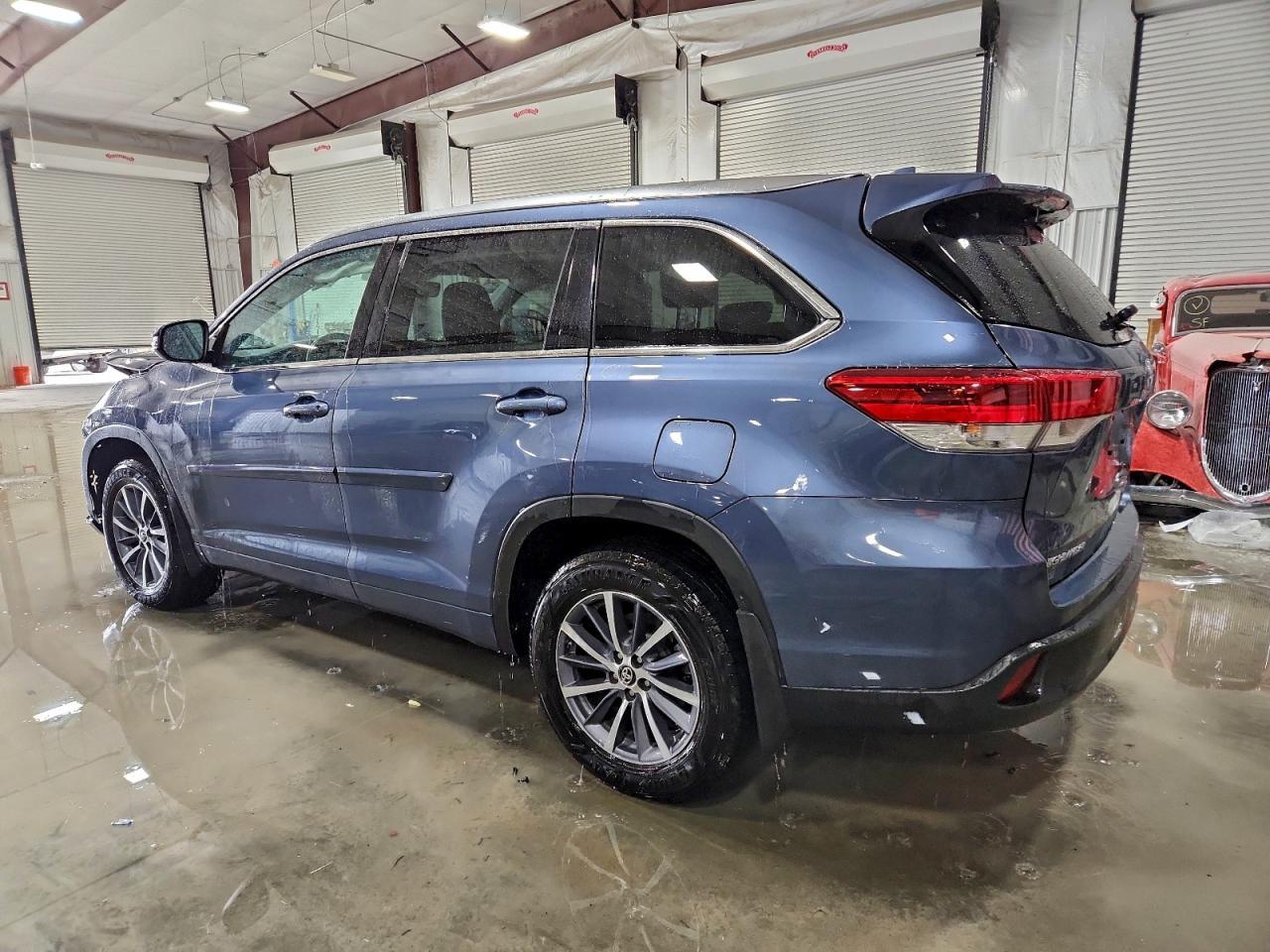 2018 TOYOTA HIGHLANDER