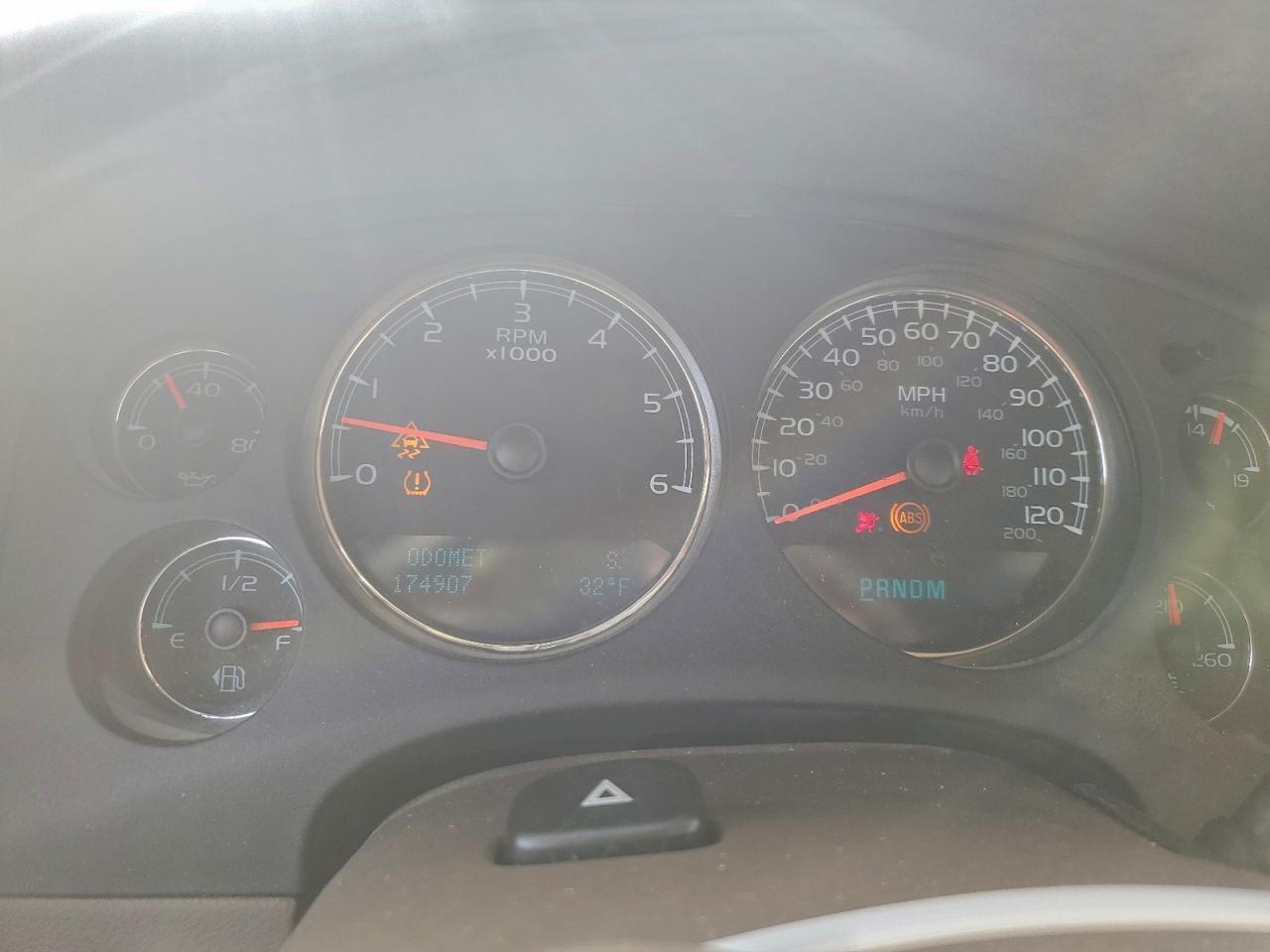 2011 CHEVROLET Suburban