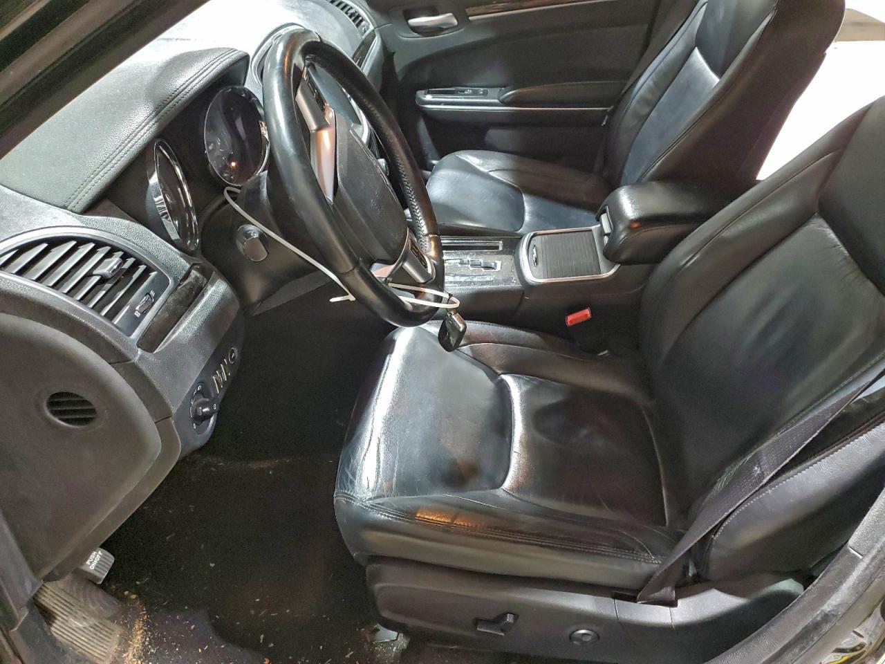 2011 CHRYSLER 300