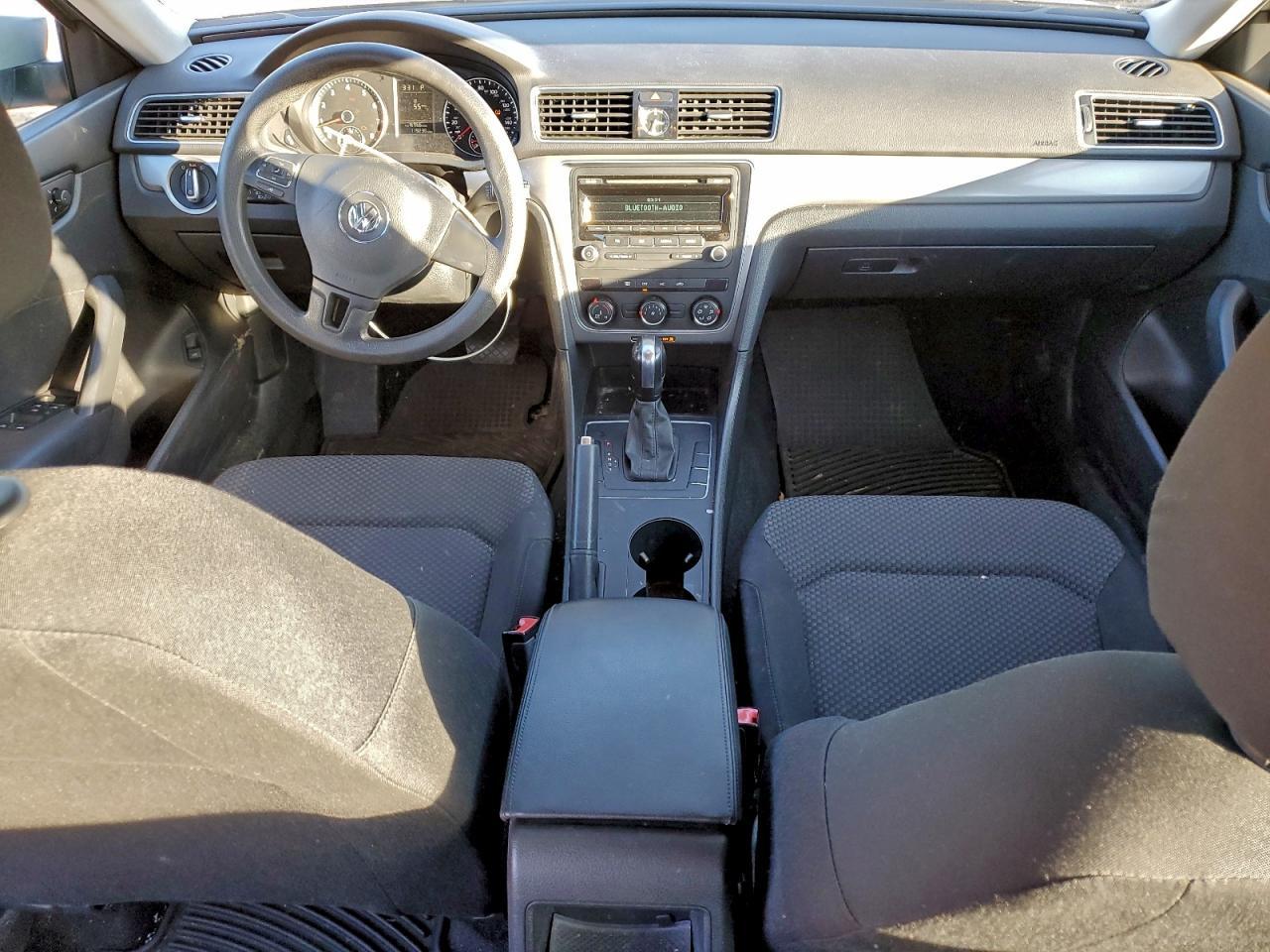 2014 VOLKSWAGEN Passat