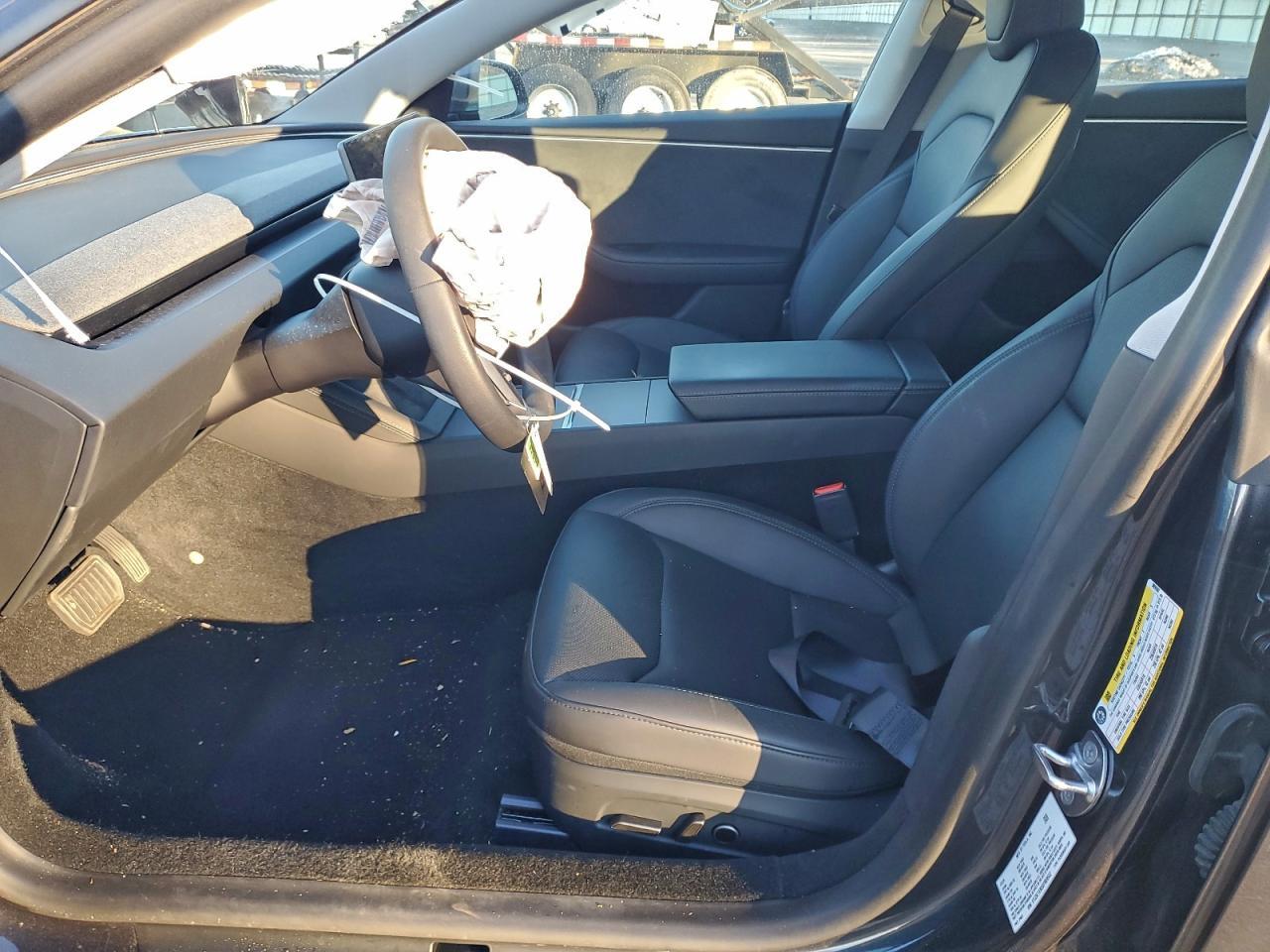2025 TESLA MODEL 3